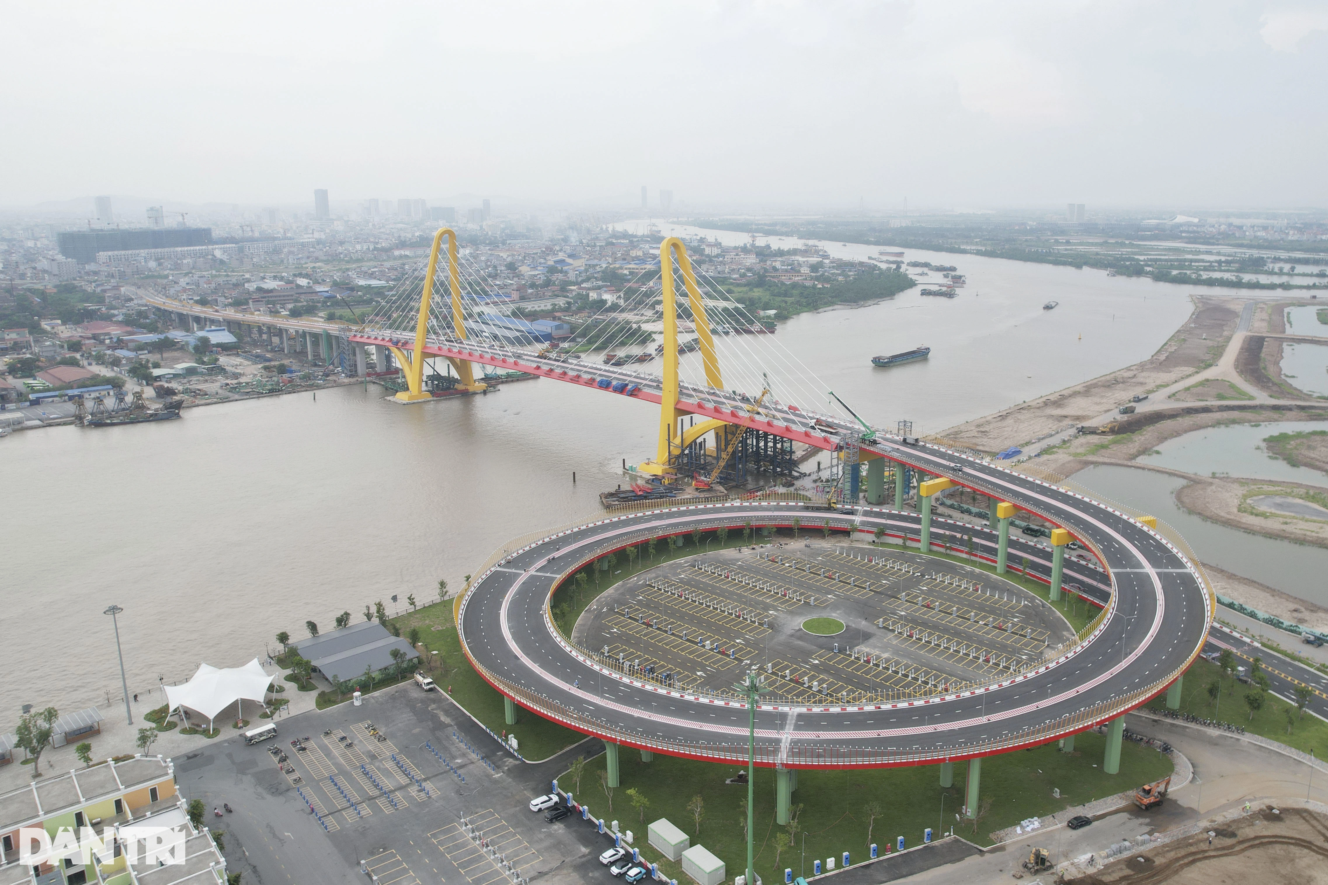 Cầu Hoàng Gia (kết nối Vinhomes Royal Island, Vũ Yên với đường Lê Thánh Tông, Ngô Quyền, thành phố Hải Phòng)